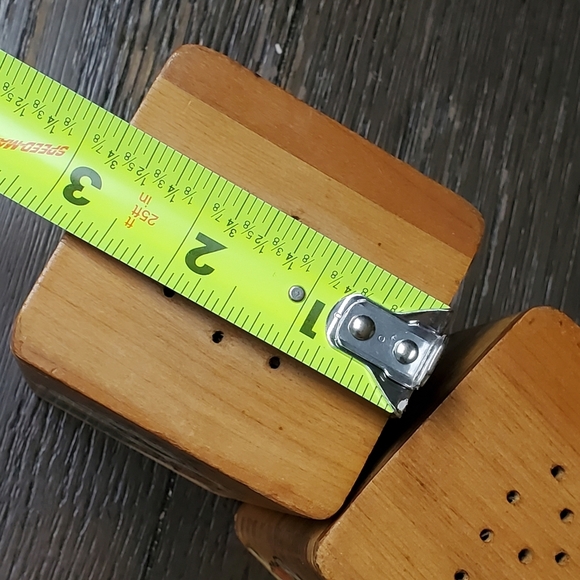 Wooden Salt and Pepper shaker, Little Sheep with Vegetables, Japan - Picture 8 of 8
